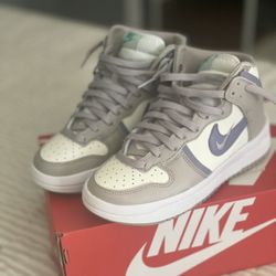 WMNS NIKE DUNK HIGH UP