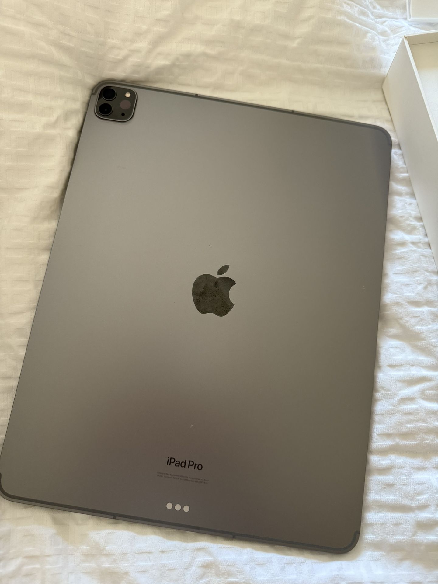 Apple iPad Pro 12.9-inch (2022) - 128GB - New