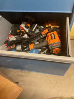 12 pnuematic nail guns