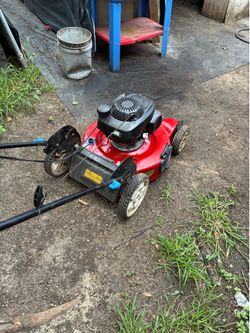 Toro lawnmower with Honda engine self  repel