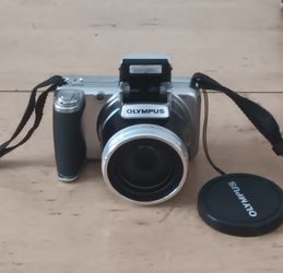 Olympus SP-800UZ Compact Ultra Zoom