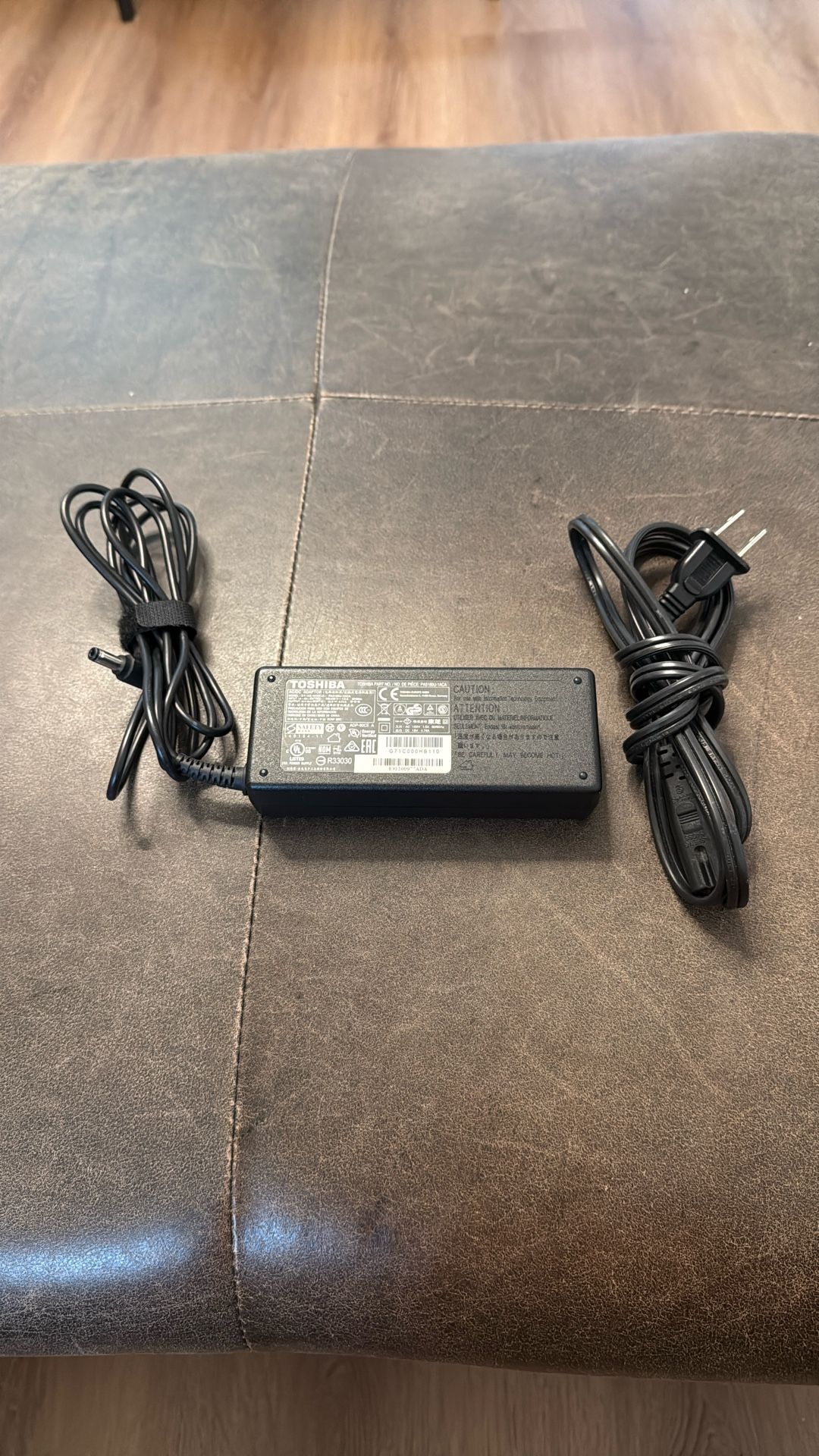 TOSHIBA PA5180U-1ACA POWER ADAPTER CHARGER Laptop.