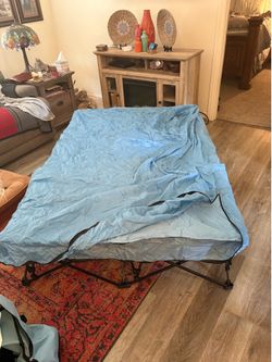 Low profile queen anywhere bed,  needs foam mattress