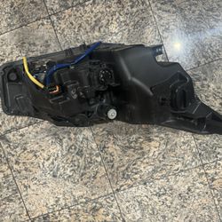 Infiniti Q50 OEM DRIVER-SIDE HEADLIGHTS(parts)