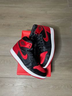 JORDAN 1s (SIZE 10.5)