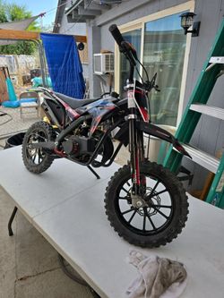 Kid's dirt bike