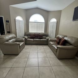 3 piece set LA-Z-BOY couch