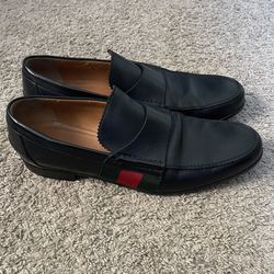 Gucci Black Leather Web Slip On Loafers