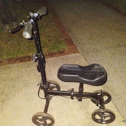 KNEE SCOOTER