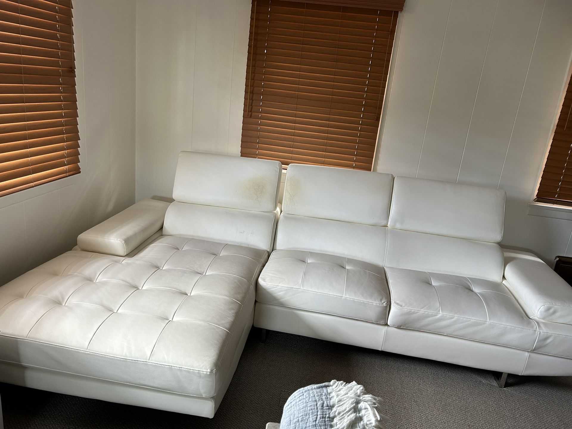Couch White Synthetic Leather 