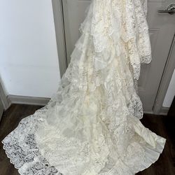 1985 Vintage Lace Wedding Dress