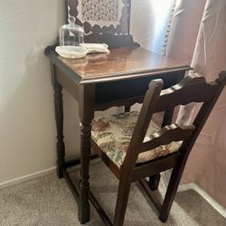 Vintage Child’s Wooden Writing Desk & Chair Set – Maple, Colonial Revival, 1940s–50s