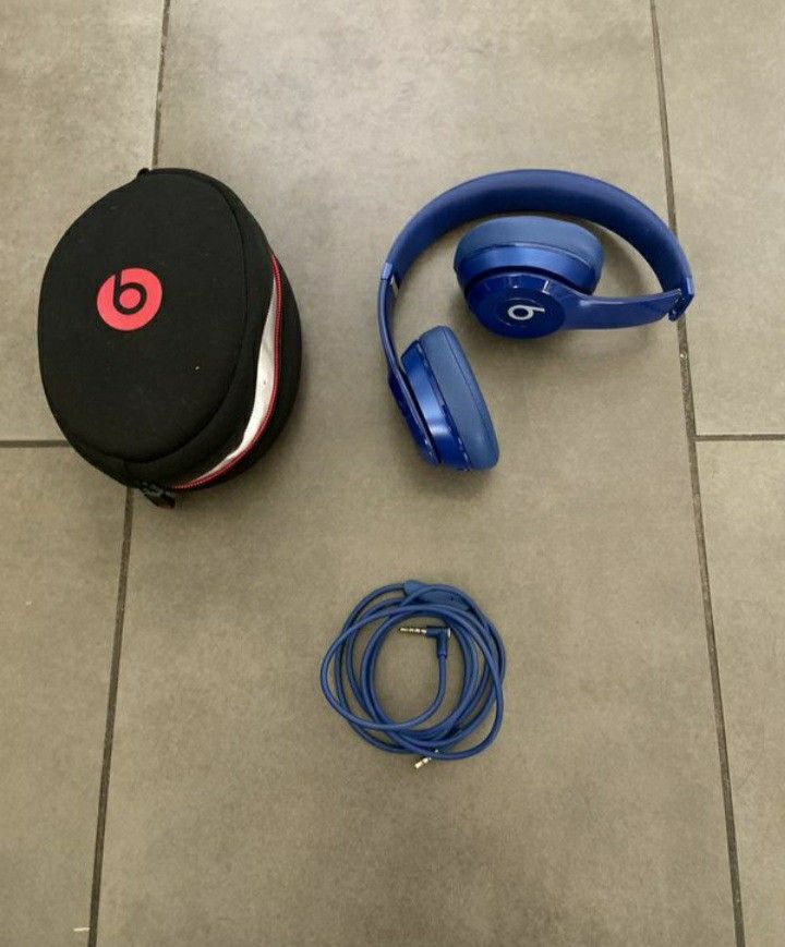 Beats Solo 2 Headphones (Wireless+Wired)