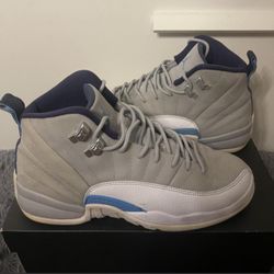 Air Jordan 12 UNC