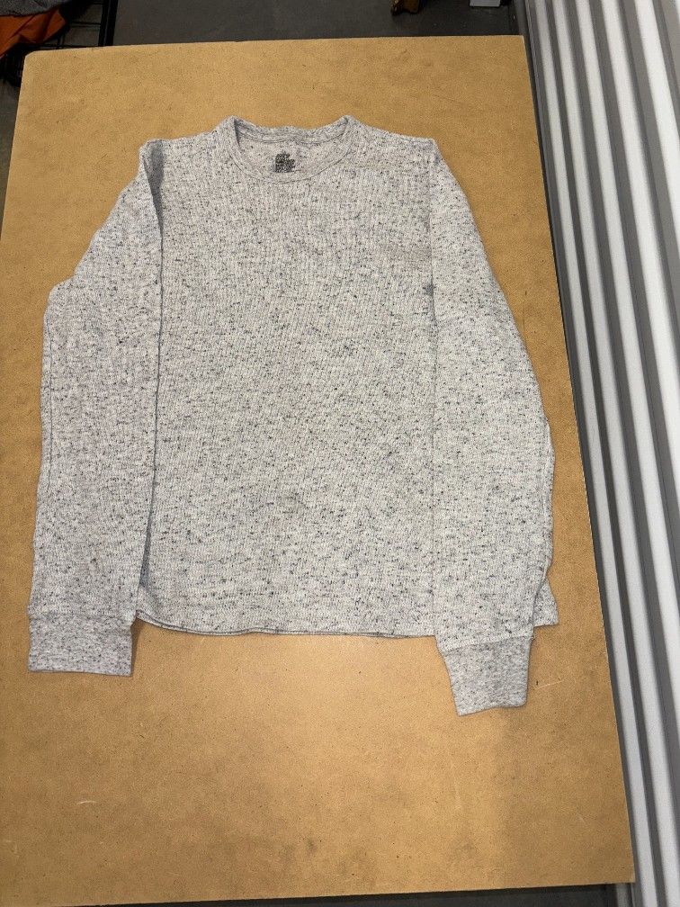 H&M Women's Grey crewneck sweatshirt