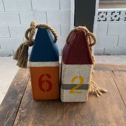Beachy decorative pieces