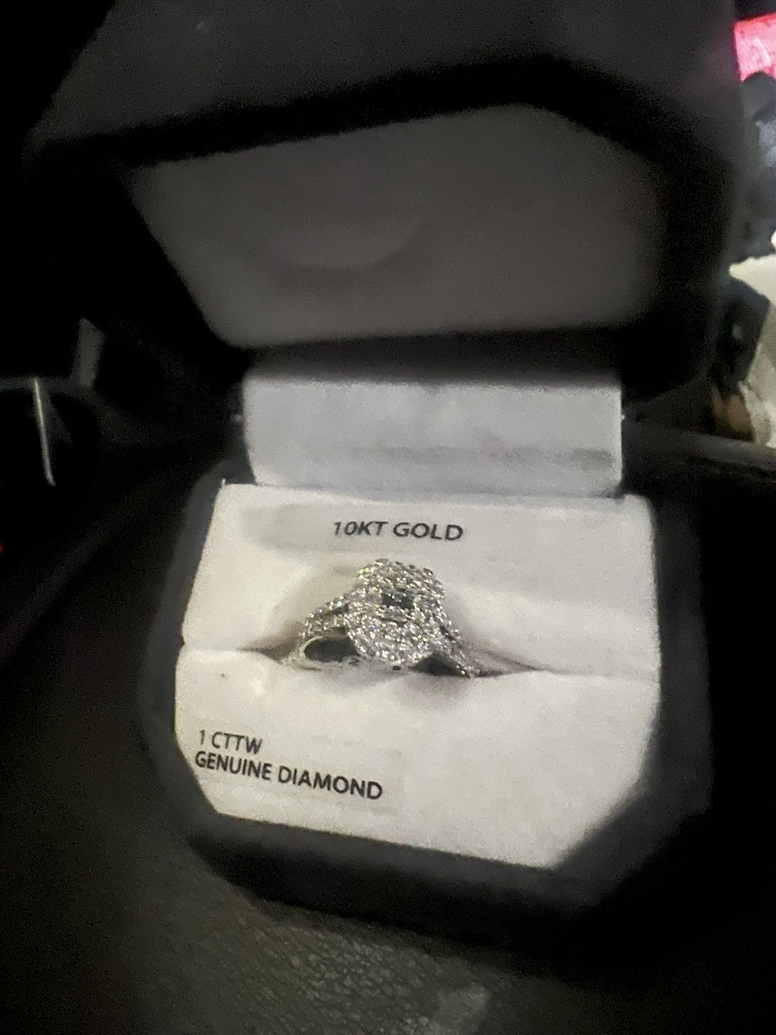 Women’s Diamond Ring