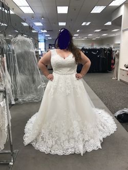 WEDDING DRESS SIZE STANDARD 20
