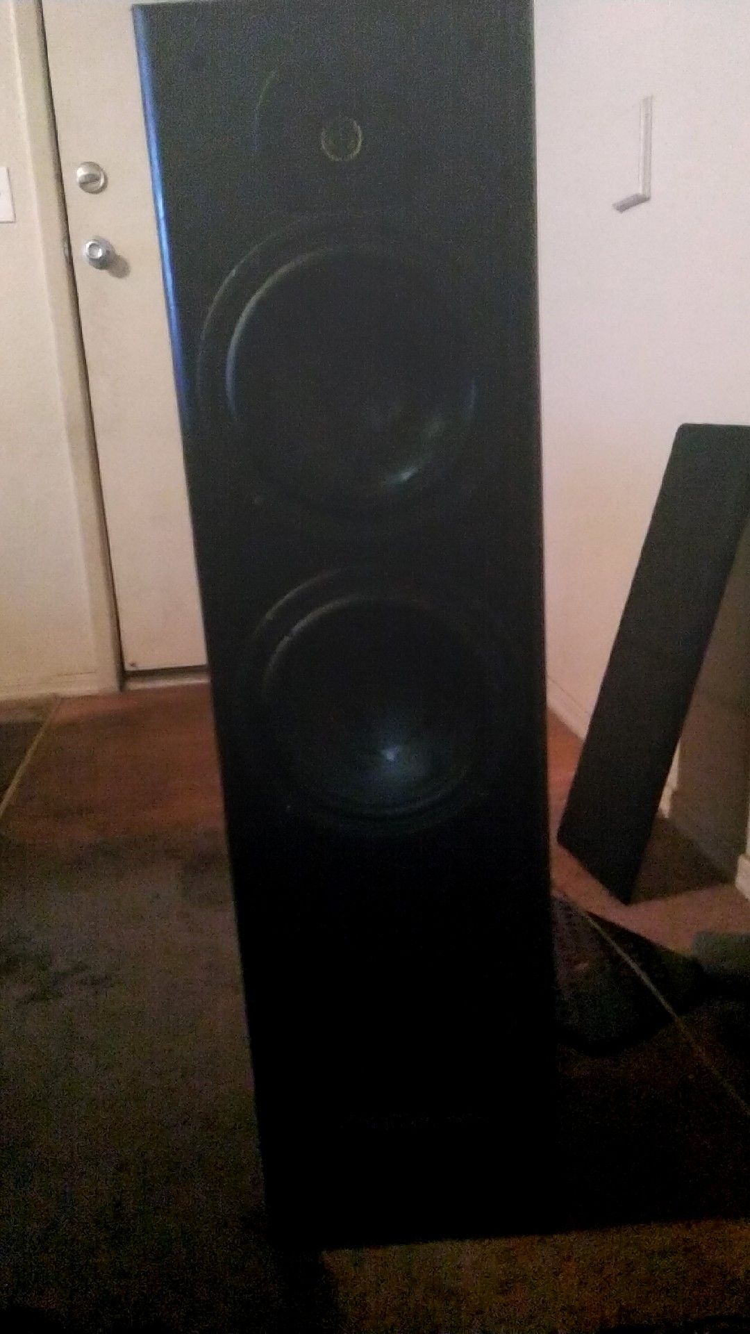 2 tower speakers (digital pro audio) with RCA receiver 400watts!!