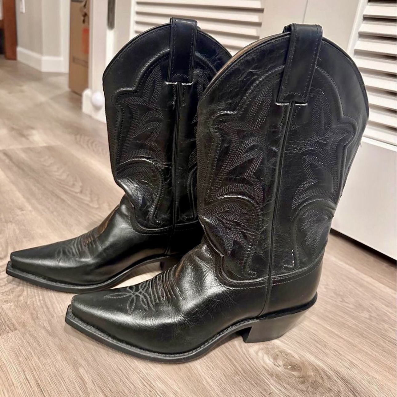 Justin Size 7 Cowgirl Boots