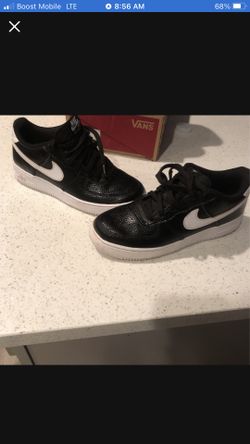 I Air Force ones size 6 youth