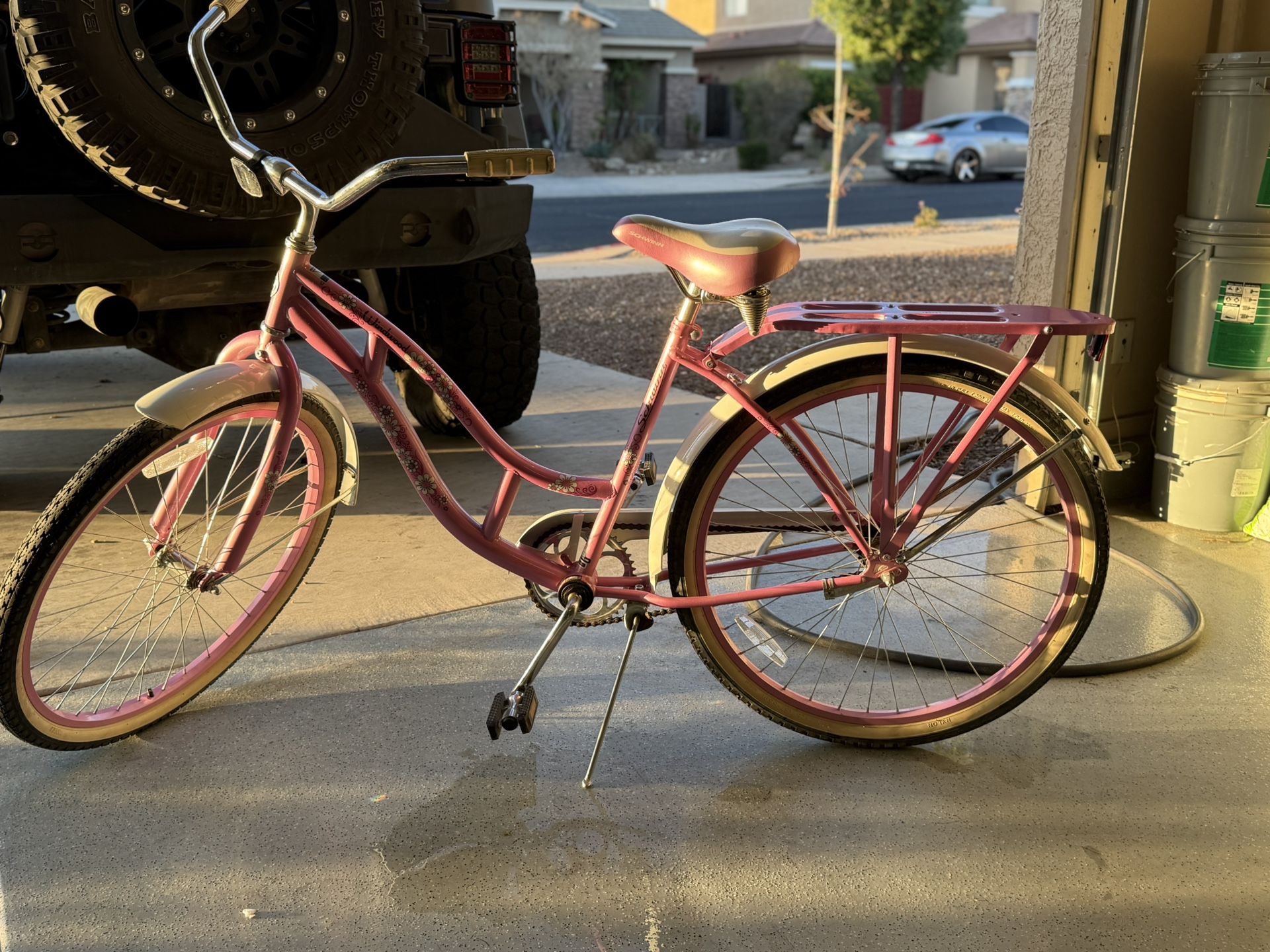 Schwinn Pink 26 Inch Cruiser Bike Girls 26 “ Pink Schwinn Beach