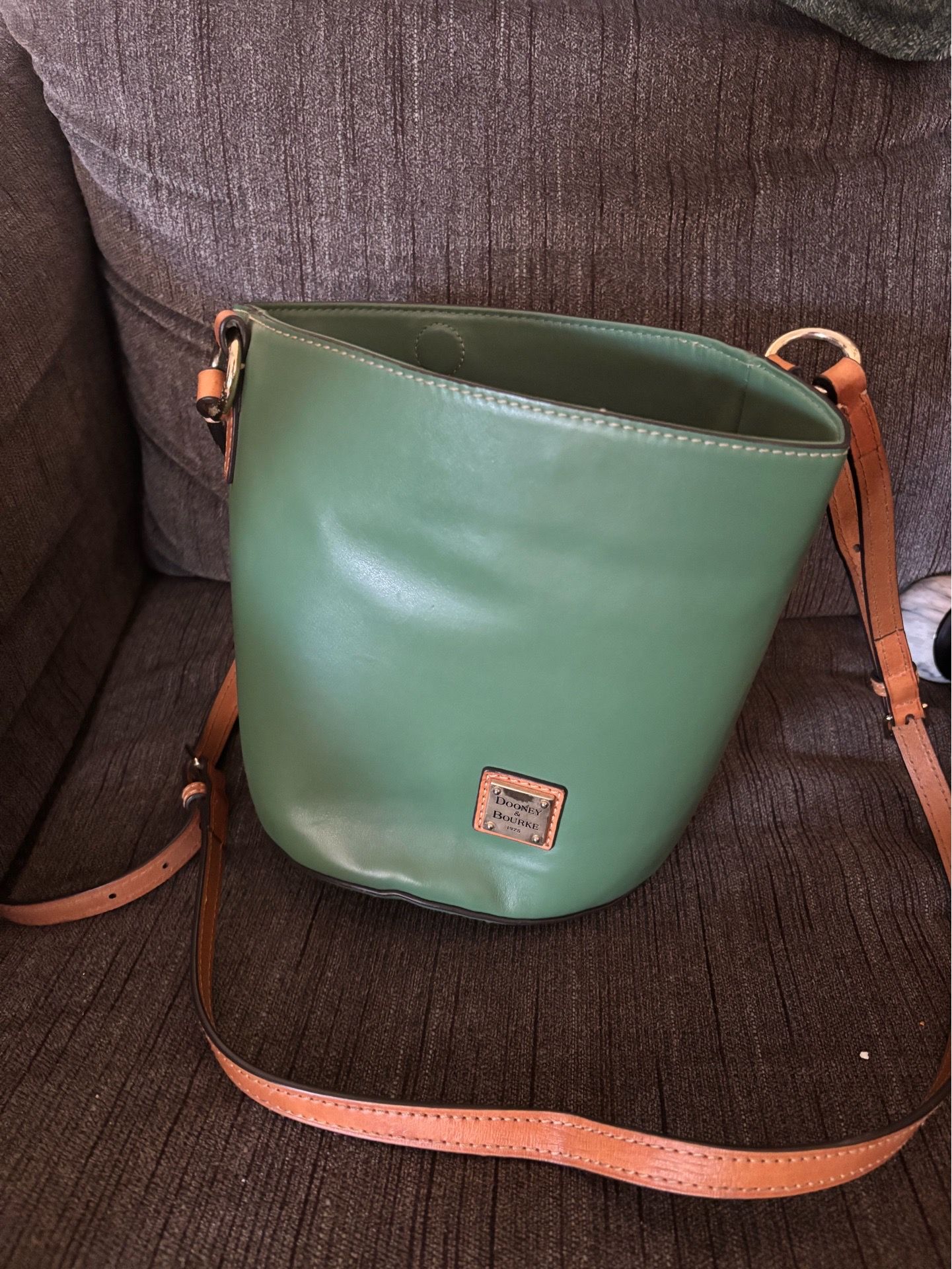 Dooney & Bourke Small Thea Crossbody