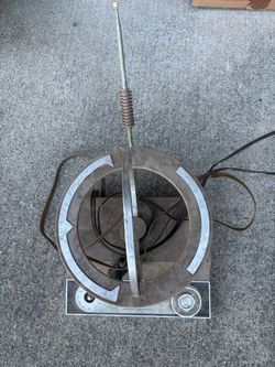 Vintage Amplified VHF/UHF/FM Indoor TV Antenna with Rotating Directional Dial