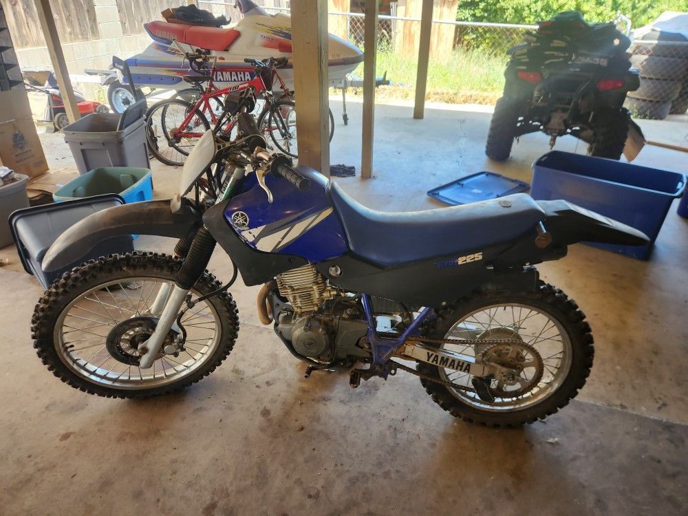 2004 TTR 225