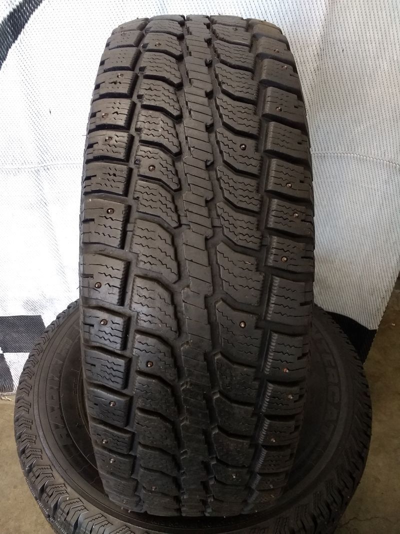 235/65r17 "Near New" Winter Cat SST studded snow tires