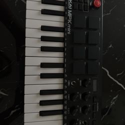 Akai Professional MPK Mini MK3 - 25 Key USB MIDI Keyboard Controller