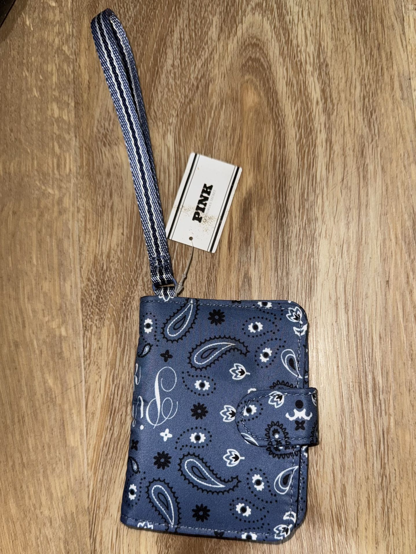 Pink (VS) Wallet Blue Paisley