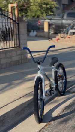 Throne goon 24” fxd