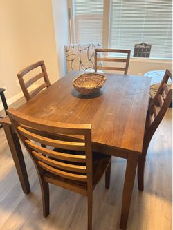 Dining Table + 4 Chairs
