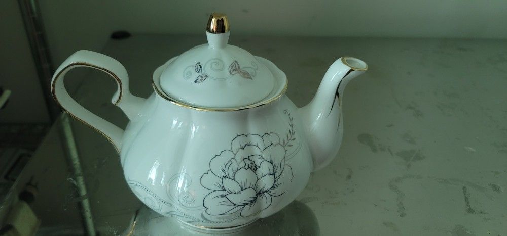 European Style Ceramic Flower Teapot or Coffee Pot
