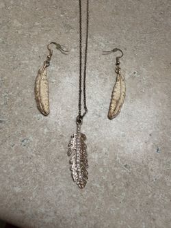 Gold Feather Necklace & Earrings Set