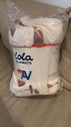 Lola Blanket