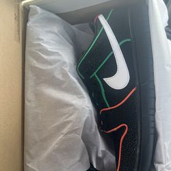 Nike SB Dunk Low Bronx Girls Skate Size 12 