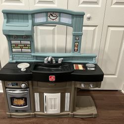 Step 2 Best Chefs Kitchen Playset - Used