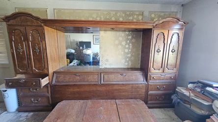 Vintage Thomasville Wooden Bedroom Wall Unit / Headboard Storage System