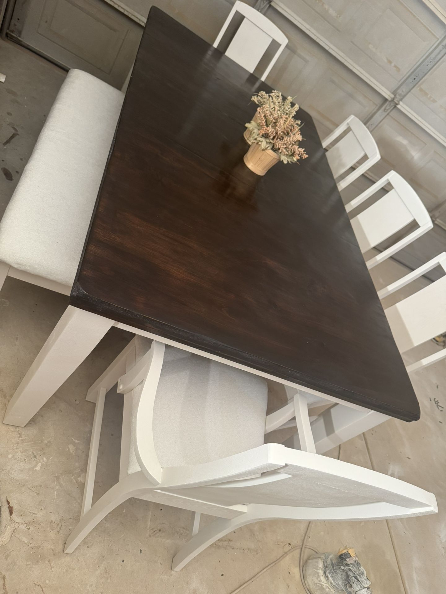 Farmhouse Style Dining Set W/5 Chairs & Bench