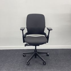 LIKE NEW STEELCASE LEAP V2 CHAIRS FULLY LOADED WITH ADJUSTABLE LUMBAR SUPPORT