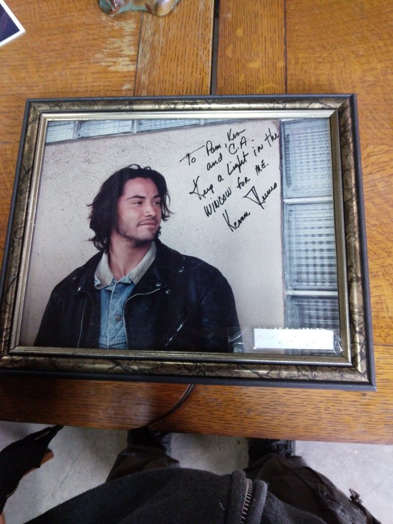 Autograph Photo Of Keanu Reeves