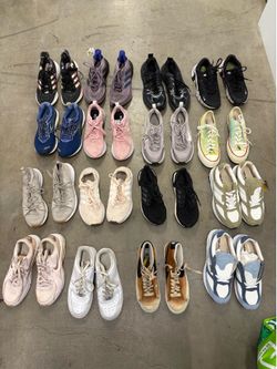 Lot of 16 pairs of running women’s shoes