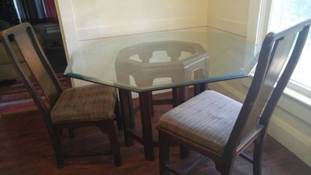 Glass table/3 chairs