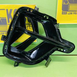 2020 - 2023 KIA NIRO FOG LIGHT COVER TRIM RIGHT RH SIDE OEM 86524-G5500