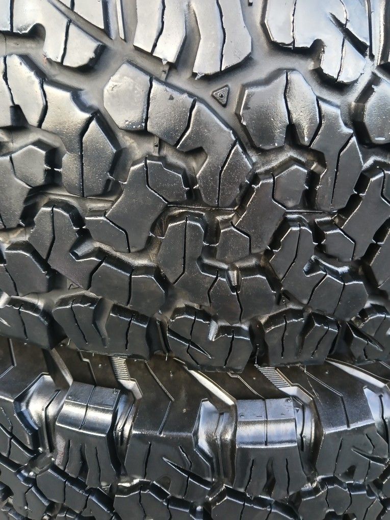 SET OFF 4 USED TIRES 235/70/16 BFGOODRICH ALL TERRAIN