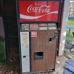 Old Coke Machine ( Works)