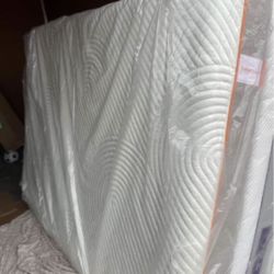 Brand New King Size Tempur Pedic Contour Elite Firm Mattress!