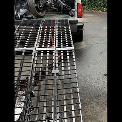 Motorcycle ramp